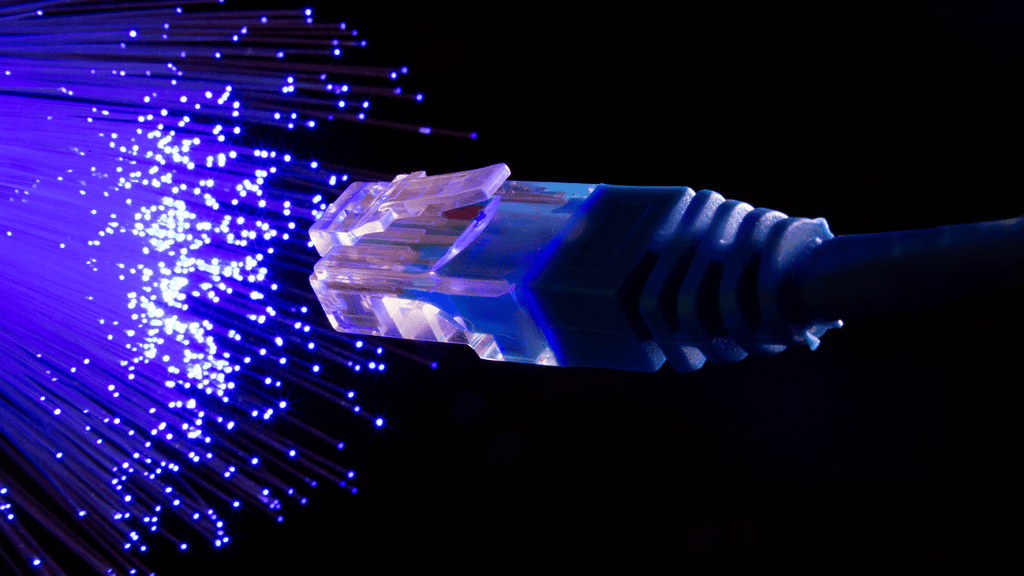 Fiber Optic vs. Copper Ethernet Cables: Key Differences and How to Choose the Best for Your Network.